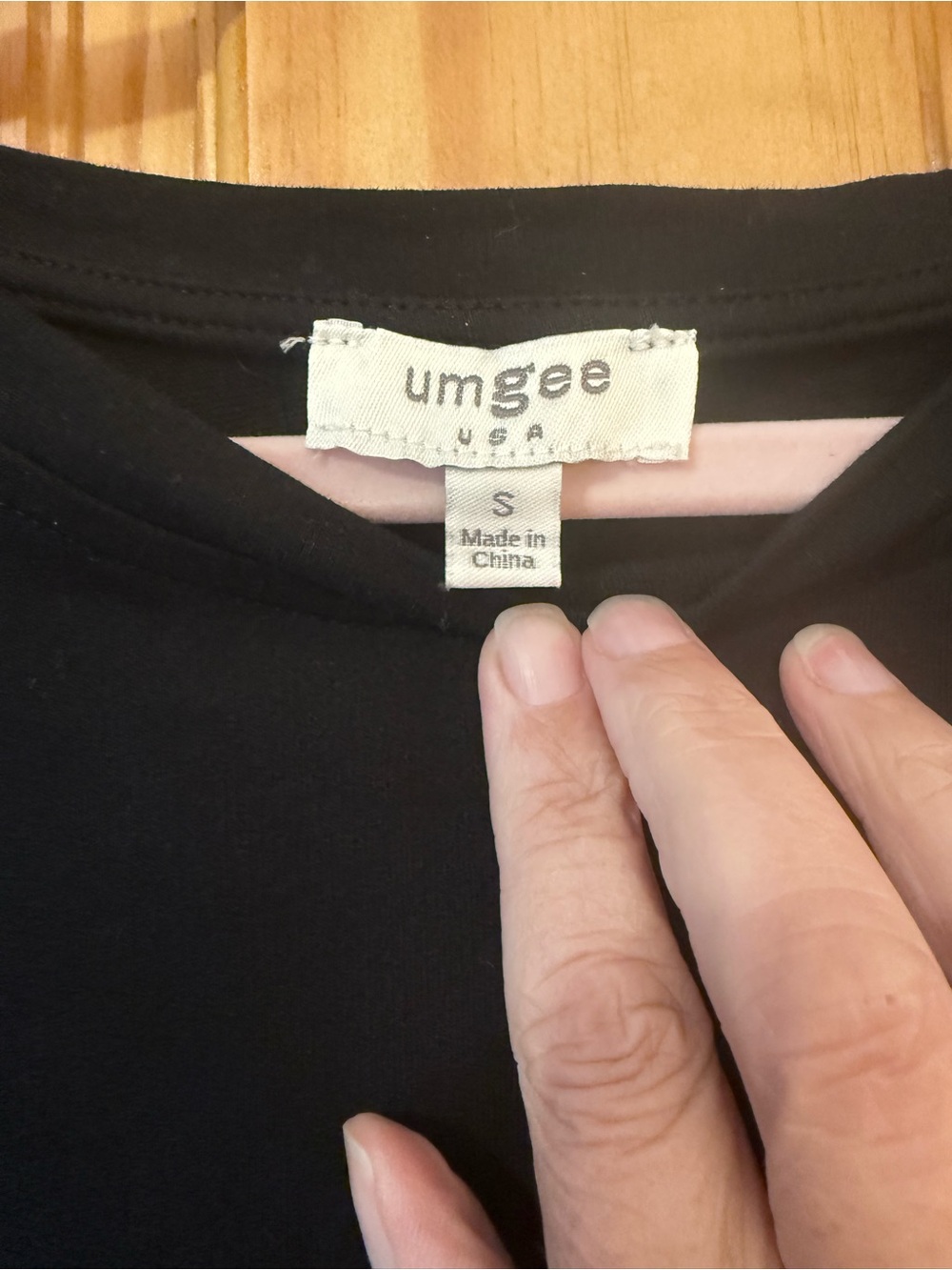 Umgee Black Crewneck Long Sleeve Top gold stars sz small - Picture 3 of 3
